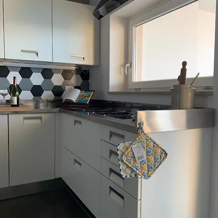 Fly On The Sea Apartament *