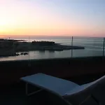 Fly On The Sea Апартаменты *