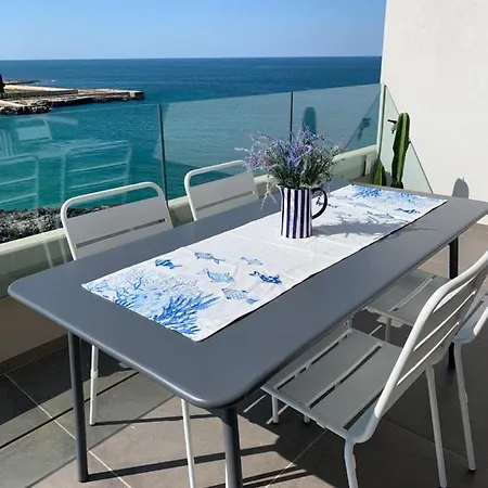 Fly On The Sea * Monopoli